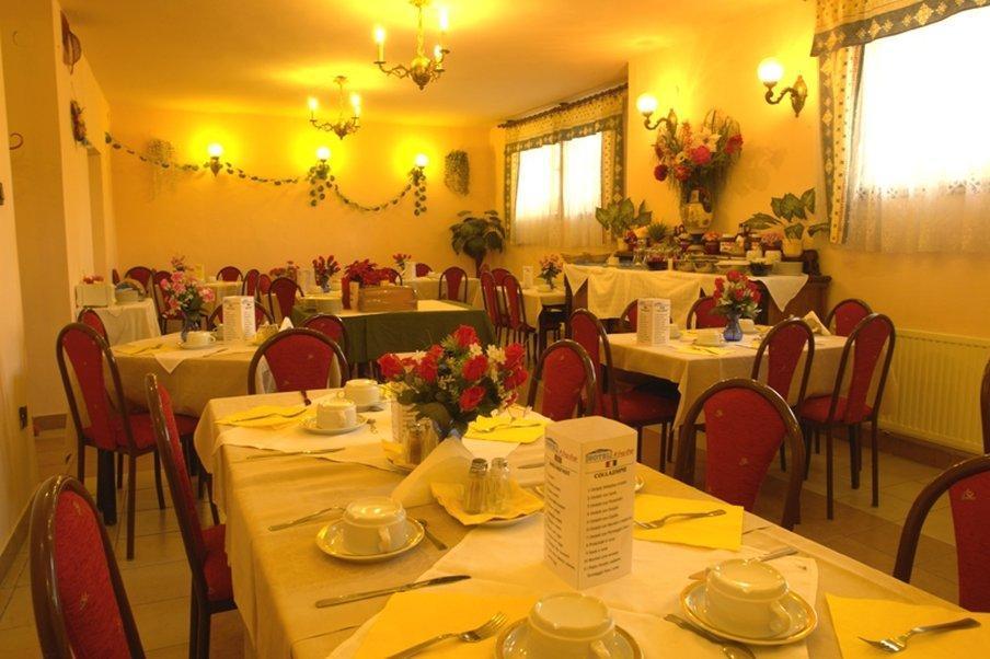 Attila Hotel Будапешт Ресторан фото